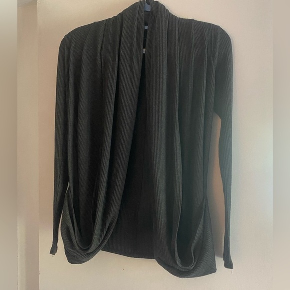 Timing gray sweater cardigan with faux pockets size large - Picture 6 of 7